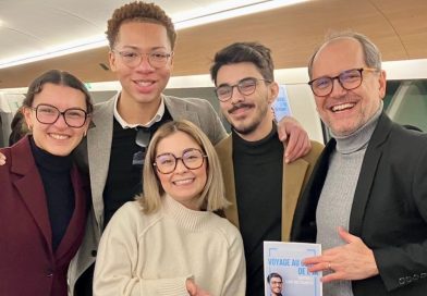 Des étudiants de Rennes School of Business forment les voyageurs à l’IA à bord d’un TGV