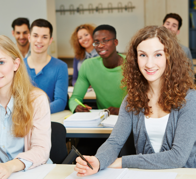 Découvrez les écoles préférées des étudiants en RH et sciences politiques en 2025. Un classement basé sur leurs avis !